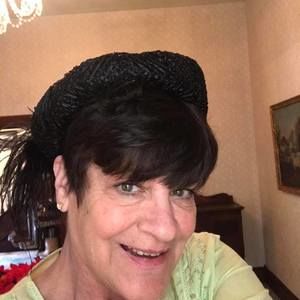 Meet your Posher, Debra